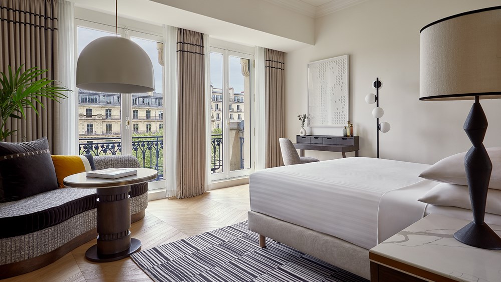 Pardt Champs Elysees View 1 Prev